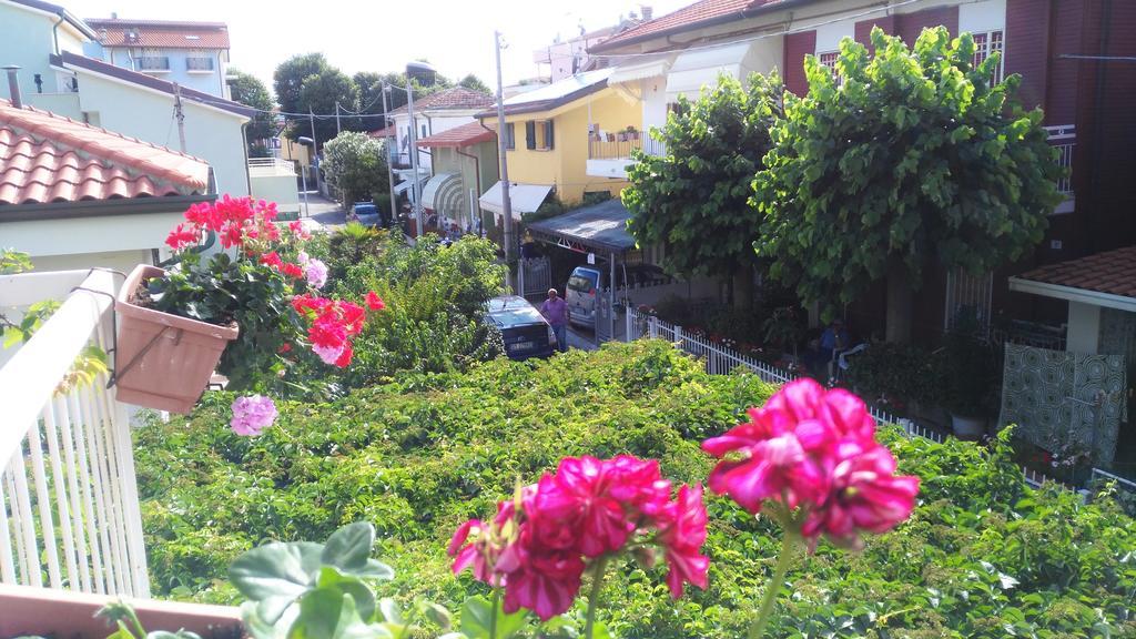 Hotel Simon ริมินี ภายนอก รูปภาพ
