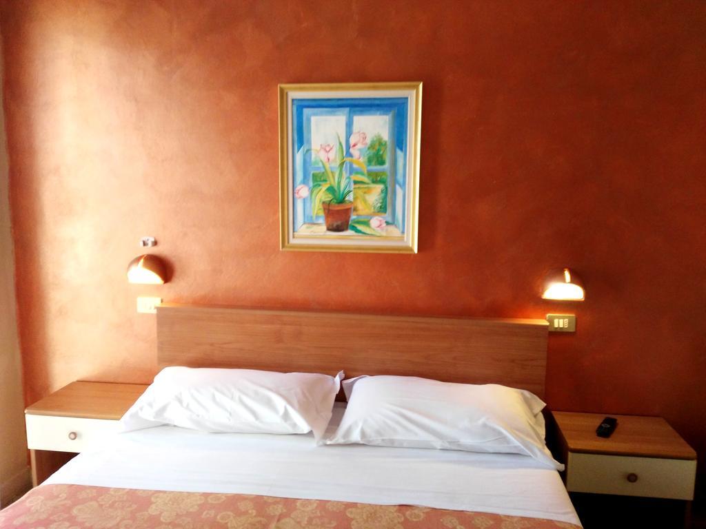 Hotel Simon ริมินี ภายนอก รูปภาพ