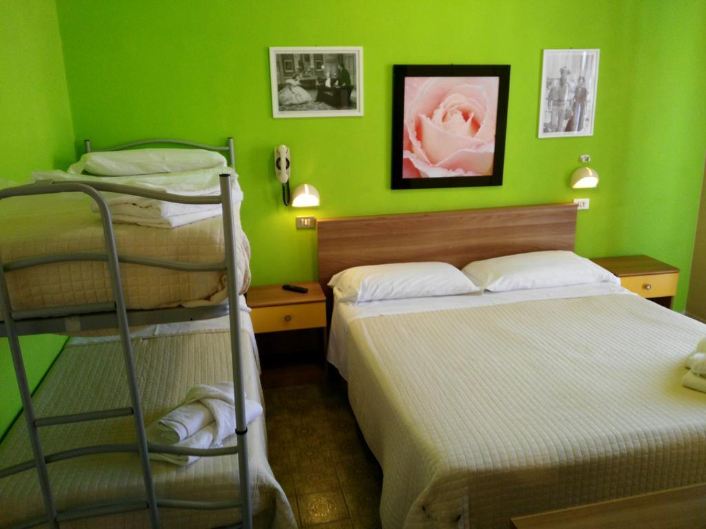 Hotel Simon ริมินี ภายนอก รูปภาพ
