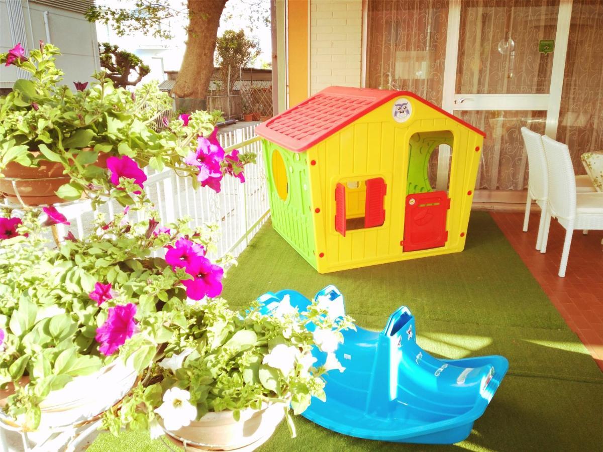 Hotel Simon ริมินี ภายนอก รูปภาพ